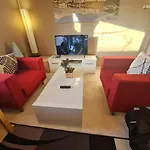Lonely Planet 2 Apartment *